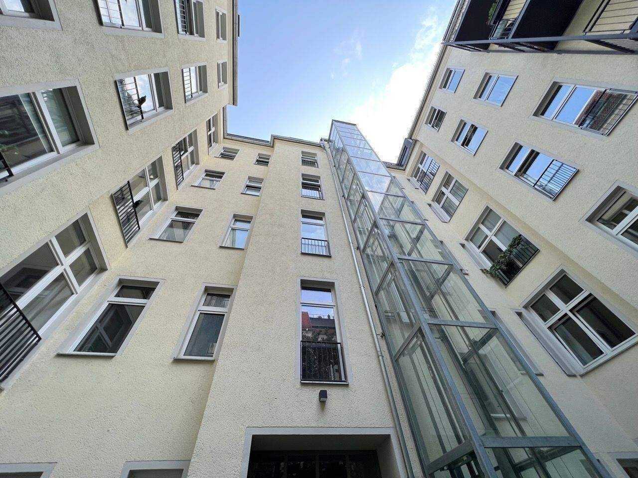 ATTRAKTIVER ALTBAU NÄHE VOLKSPARK FRIEDRICHSHAIN - IM SCHÖNEN BÖTZOWVIERTEL - ZUR ZEIT VERMIETET – Berlin – Vorschaubild 4