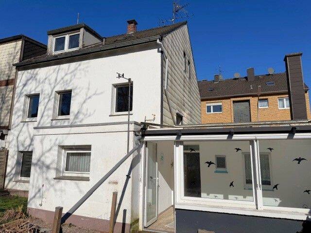 Solides Wohnhaus mit SÜDLAGE-Garten
