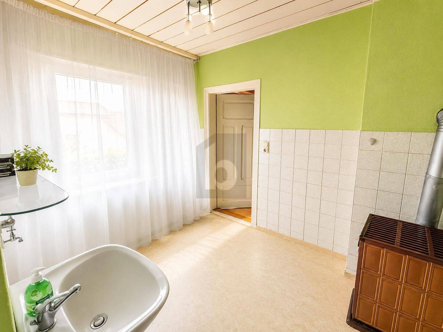 7 ZIMMER, GARTENIDYLLE UND ENTWICKLUNGSPOTENZIAL – Themar – Vorschaubild 5