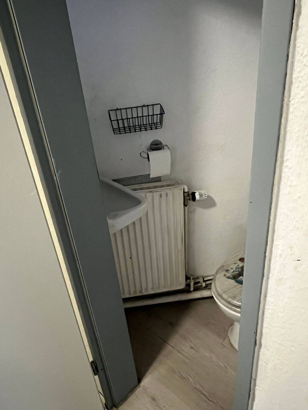 Hübsches, kleines Haus mit Wohnung. Keine Provision, nur an ruhige Mieter. – Wilhelmshaven – Vorschaubild 9
