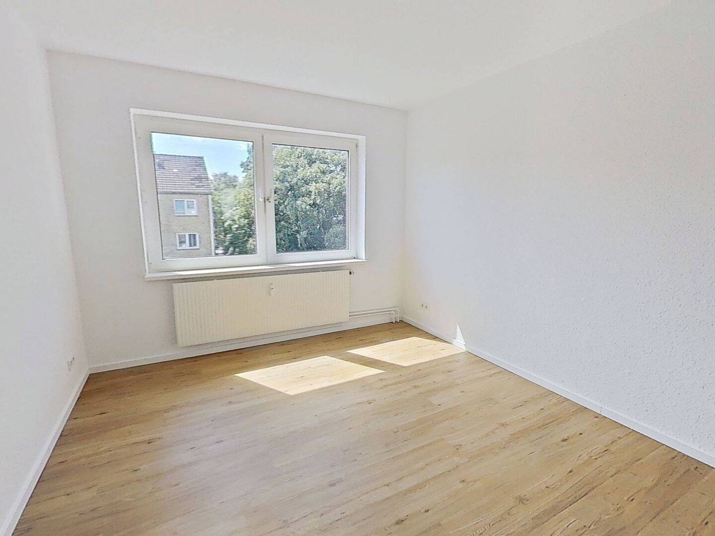 Modern und hell: Gemütliche 2-Zimmer-Wohnung mit BALKON – Uetersen – Vorschaubild 3