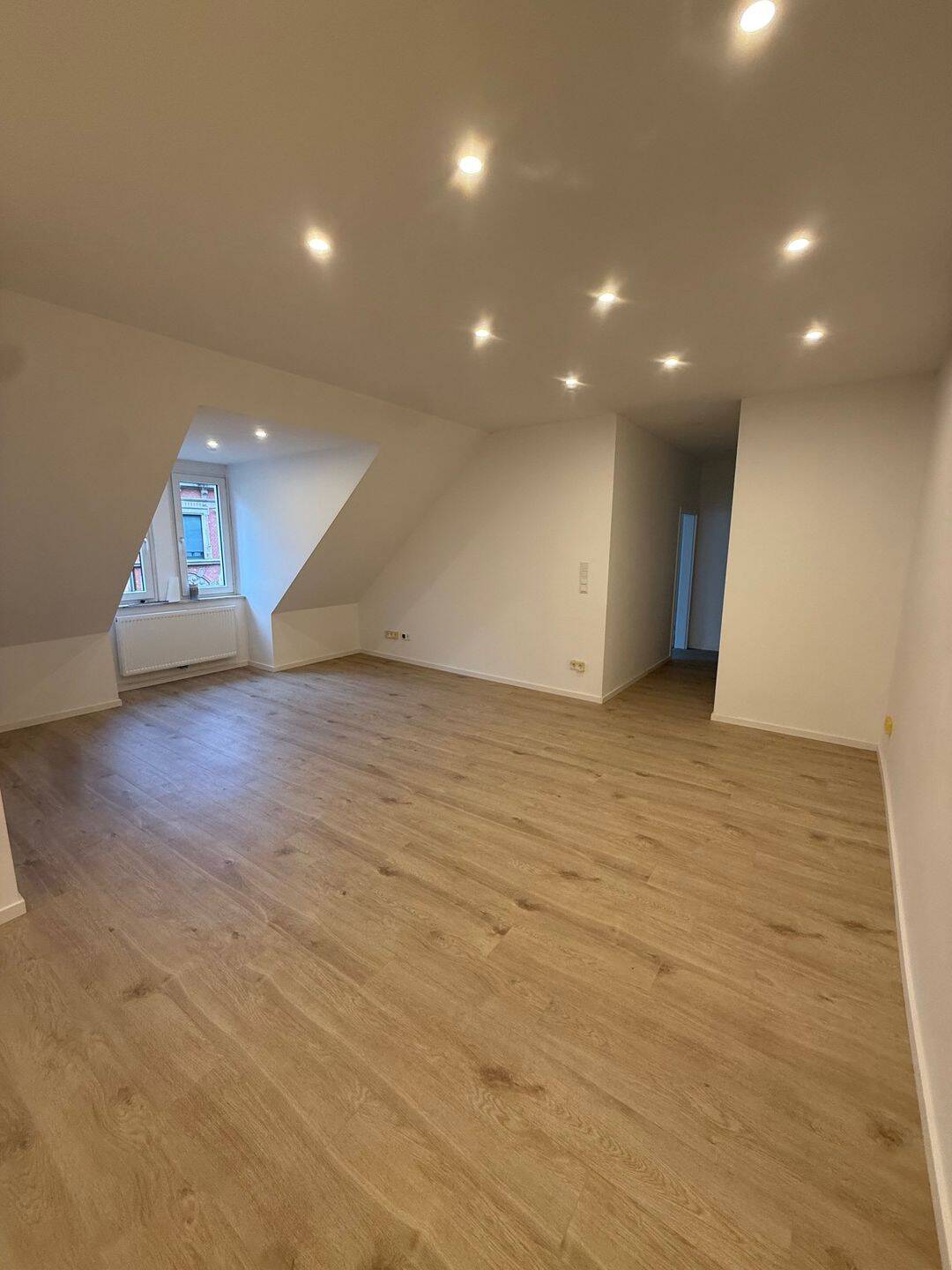 ERSTBEZUG !! Schöne & helle 2 ZKB Wohnung in 66121 zu vermieten