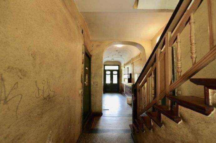 ALTBAUCHARAKTER - BEQUEMES ERDGESCHOSS - ZUR ZEIT VERMIETET – Berlin – Vorschaubild 2