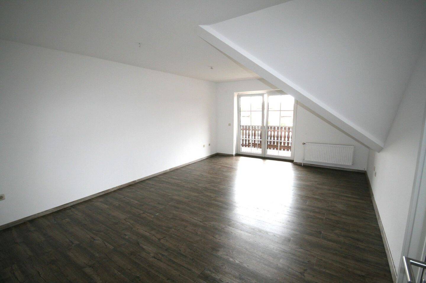 gemütliche Dachgeschosswohnung in WOB-Neindorf mit PKW-Stellplatz – Wolfsburg – Vorschaubild 4