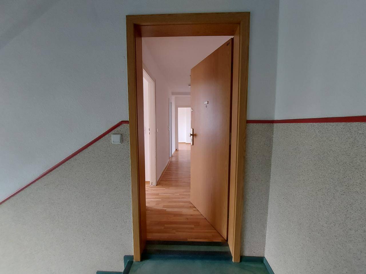 *Die Treppen hoch zur neuen Wohnung* – Magdeburg – Vorschaubild 7