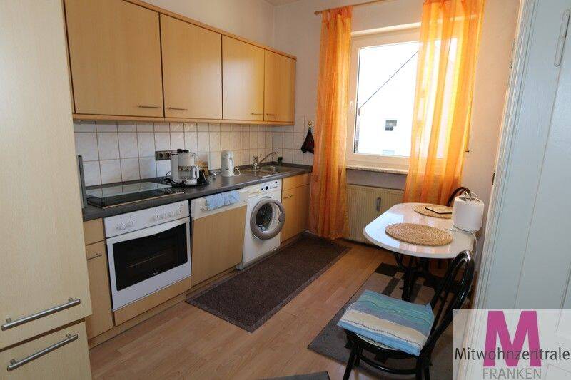 Hochwertig möblierte Wohnung mit großem Südbalkon