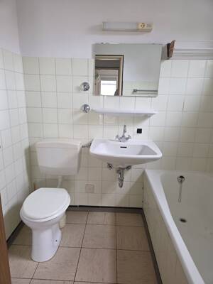 1 Zimmer-Appartement mit Balkon in zentraler Lage für Schüler/Studenten/Berufstätige *** 5 Min zur U-Bahn – 90763 Fürth – Vorschaubild 5