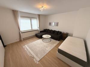 Modernisiert und sofort verfügbar - 3-Zimmer-Wohnung in Stuttgart-Bad Cannstatt – 70376 Stuttgart – Vorschaubild 2