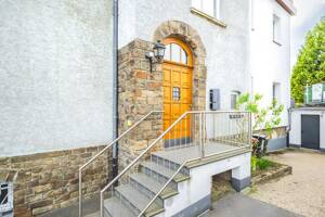 - Villa Victoria - Teilweise bezugsfreies Mehrfamilienhaus mit großzügiger Lagerfläche in bester Südviertellage – 52064 Aachen – Vorschaubild 2