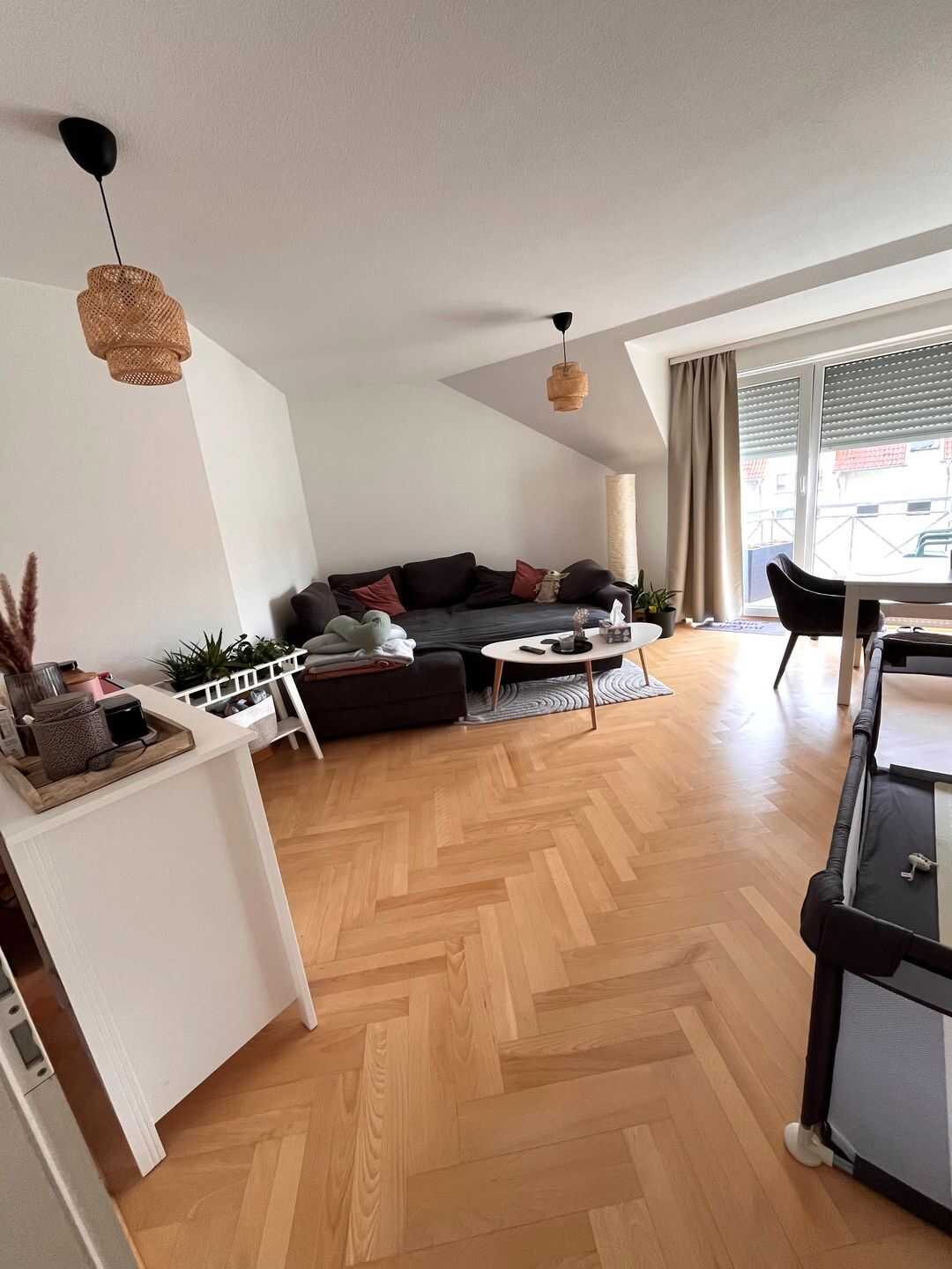 Schöne 4-Zimmer-Wohnung mit Balkon – Magdeburg – Vorschaubild 2
