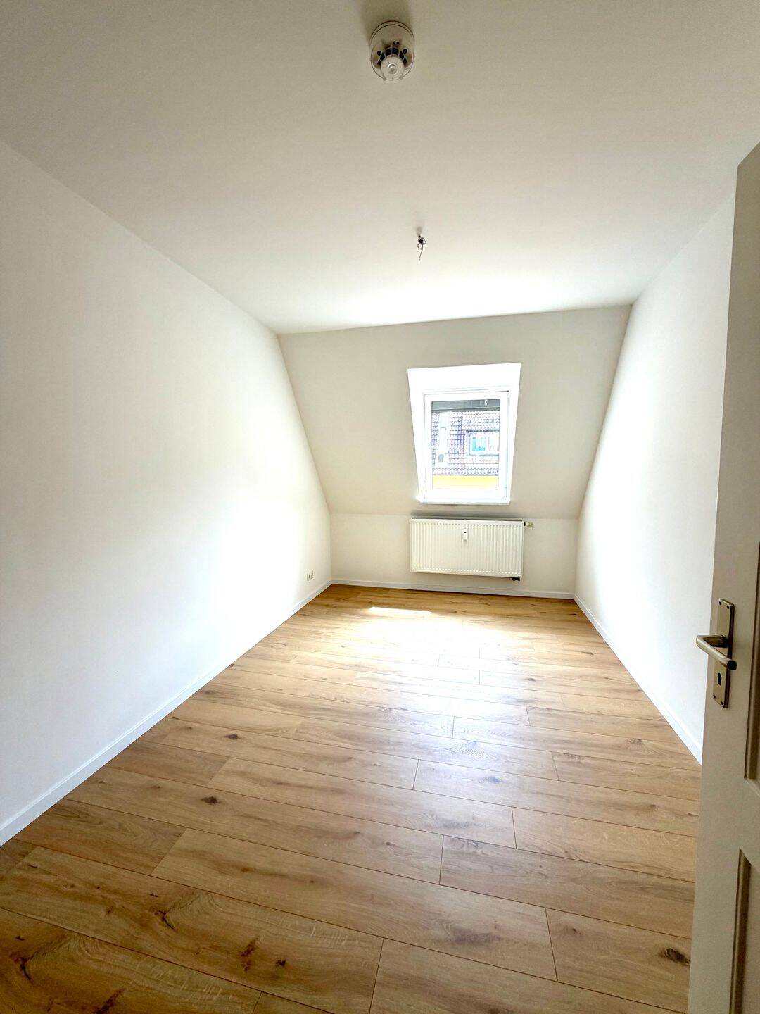 2er WG-Neugründung – frisch renovierte Wohnung mit neuer Küche im Nürnberger Zentrum – Nürnberg – Vorschaubild 4
