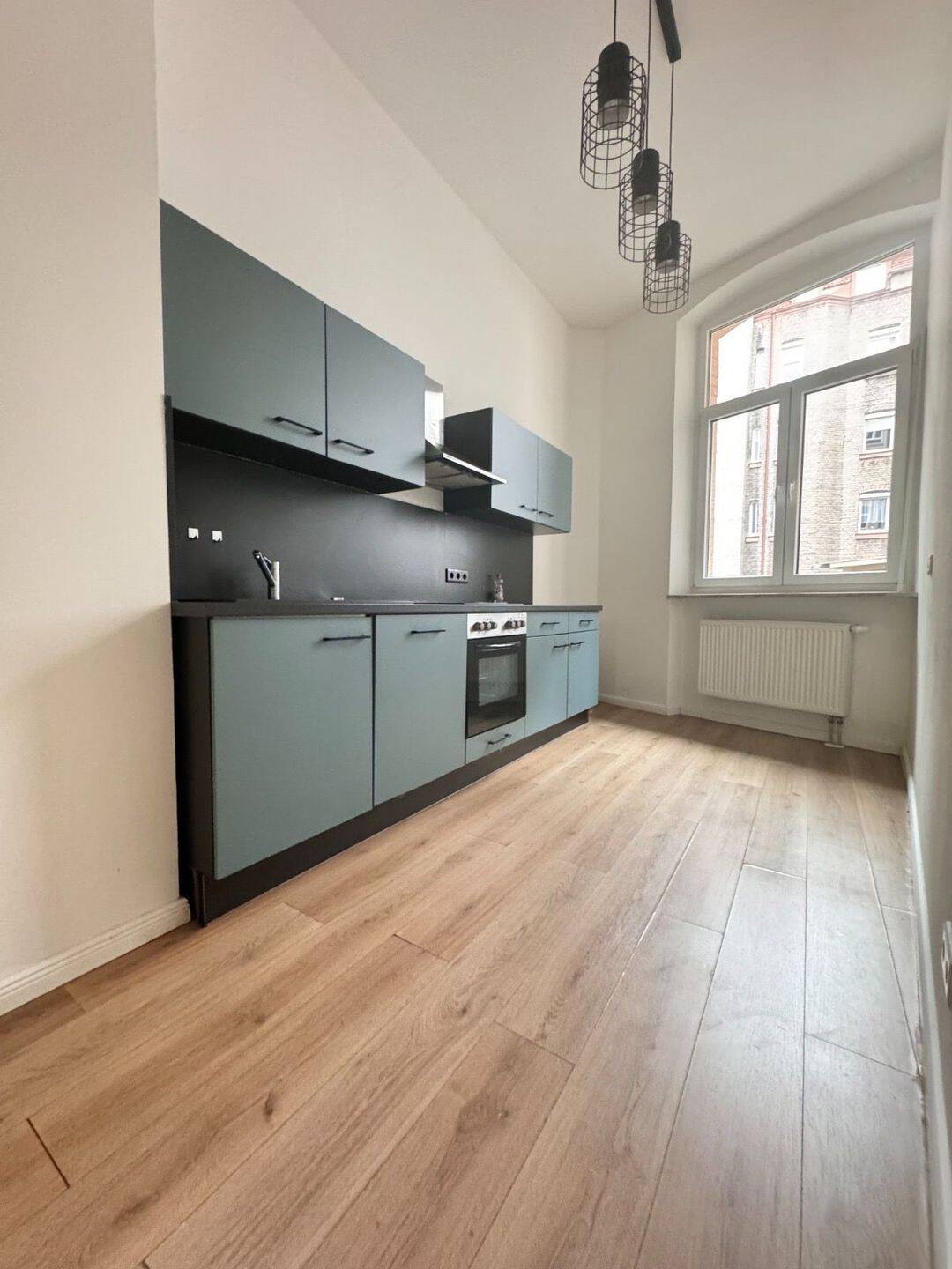 Moderne 2-Zimmer-Altbauwohnung mit hohen Decken und Parknähe