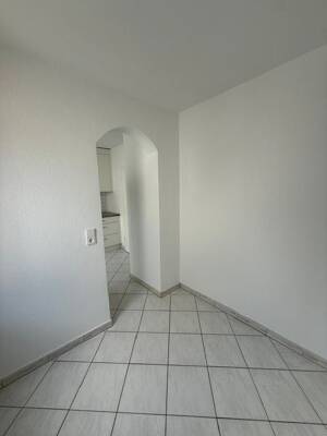 renovierte 2,5-Zimmer-Wohnung in Stuttgart-Untertürkheim – 70327 Stuttgart – Vorschaubild 6