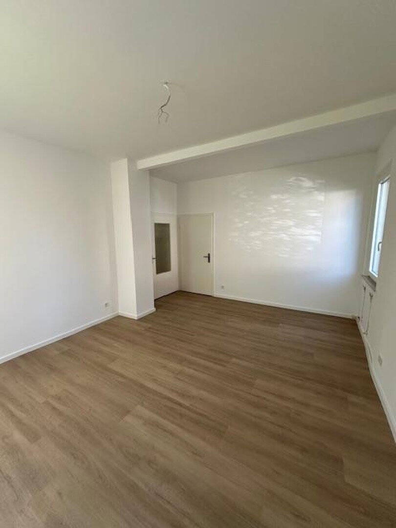 Erstbezug Sanierter Altbau! Wunderschöne 3 ZW + sehr großer Wohnküche! – Nürnberg – Vorschaubild 7