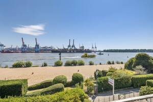 Sanierungsbedürftige Villa mit großzügigem Grundstück in Övelgönne – 22605 Hamburg – Vorschaubild 2