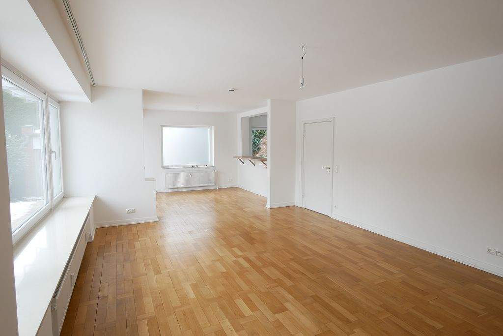 Tornesch - modernisiert und renoviert - niveauvoll und schön wohnen mit viel Platz in Haus und Garten! – Tornesch – Vorschaubild 4