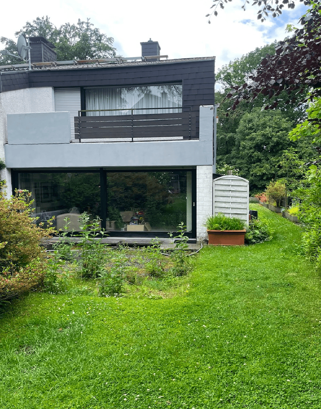 Erstklassiges Einfam.-REH mit schönem Garten u. Doppel-Garage