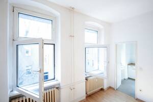 Kreuzberger Altbaucharme | Helle, bezugsfreie 1-Zimmer-Wohnung!