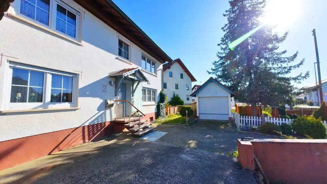 Großes Haus zum kleinen Preis – inklusive PV-Anlage, Keller und großem Garten. – Unterwachingen – Vorschaubild 2