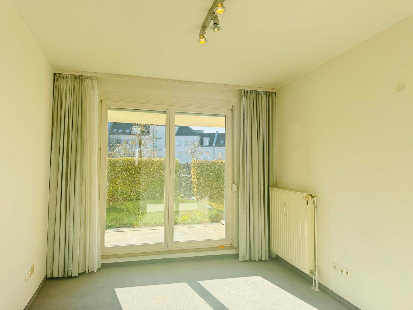 Helle 3-Zimmer-Wohnung mit eigener Grünfläche und Terrasse – Potsdam – Vorschaubild 5