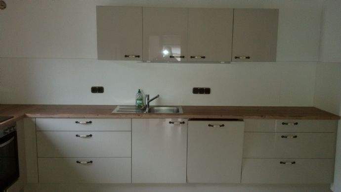 3-Zimmer-Wohnung mit 110 m² Wohnfläche mit Einbauküche und Kaminofen mit Südterrasse und Garten in sehr ruhiger Wohnlage – Erlangen – Vorschaubild 3
