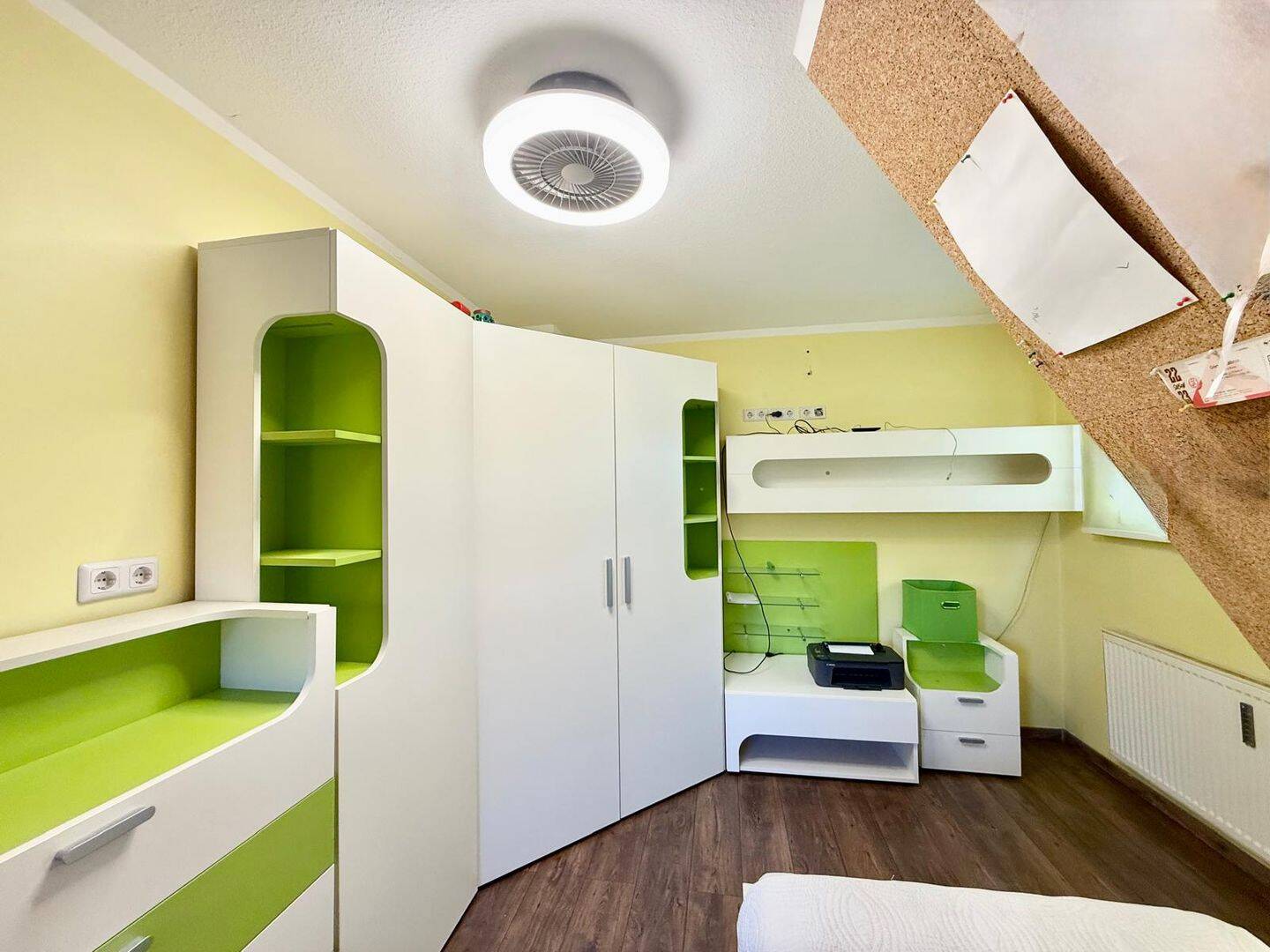 Besser als eine Wohnung! Gepflegtes Juwel mit wunderschönem großen Garten, Einbauküche und Pool – Bottrop – Vorschaubild 8