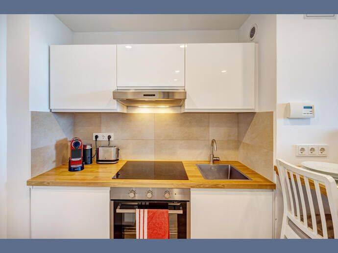 Möbliert: Charmante 1,5-Zimmer Wohnung im 9. OG – München – Vorschaubild 7