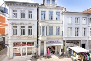 Saniertes, sehr gepflegtes historisches Baudenkmal mit Boardinghouse-Konzept und Ladenlokal
