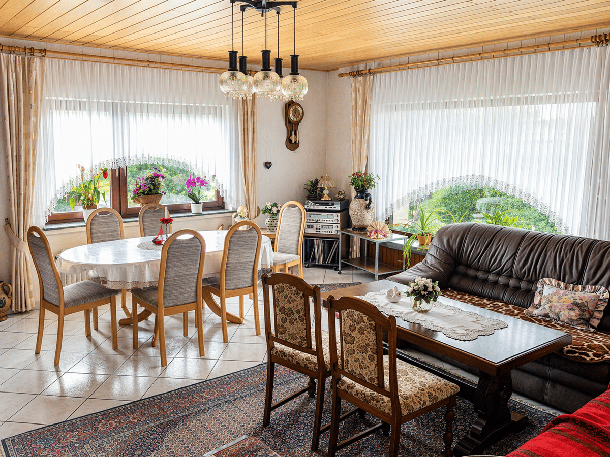 Charmantes Drei-Familien-Haus in Lohra - ideal für Investoren und Familien! – 35102 Lohra – Bild 1 von 5