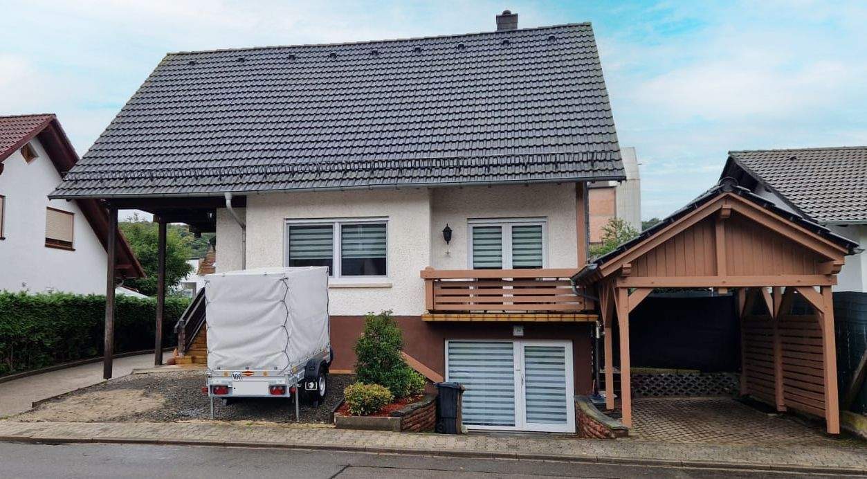 kernsaniertes Einfamilienhaus in ruhiger Waldrandlage – Hauptstuhl – Bild 1 von 9