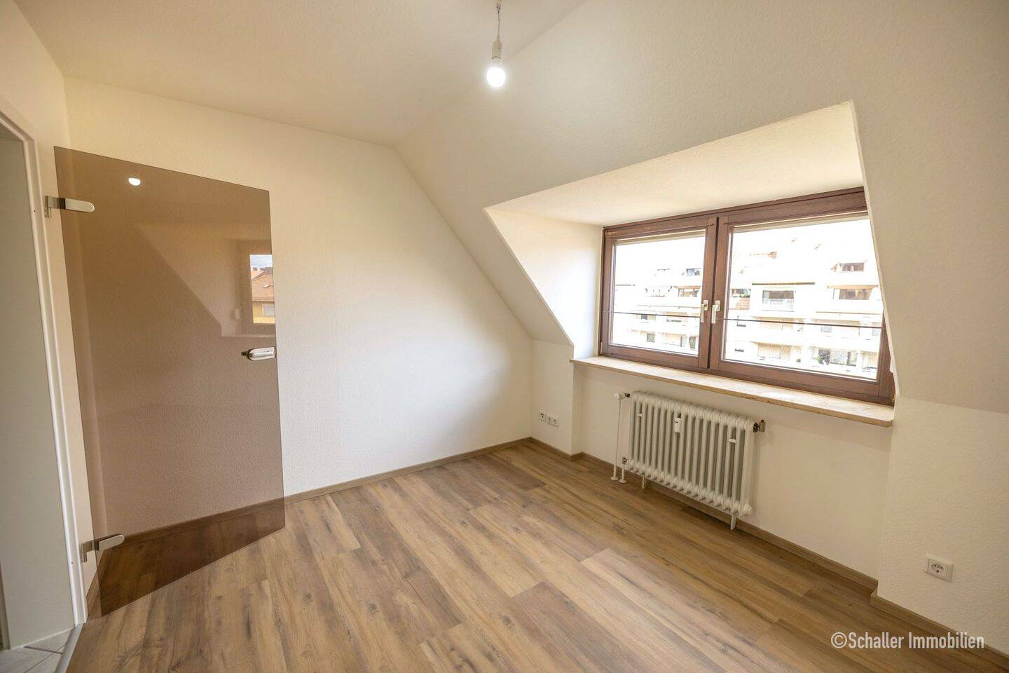 Schöne 4-Zi. Maisonette-Wohnung mit Balkon in Nürnberg-Hummelstein / Wohnung mieten – Nürnberg – Vorschaubild 5