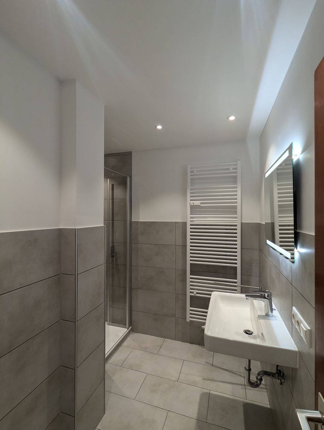 Modernisiertes Wohnglück: Helle 3-Zi.-Wohnung mit 2 Balkonen, EBK & Aufzug in Schoppershof