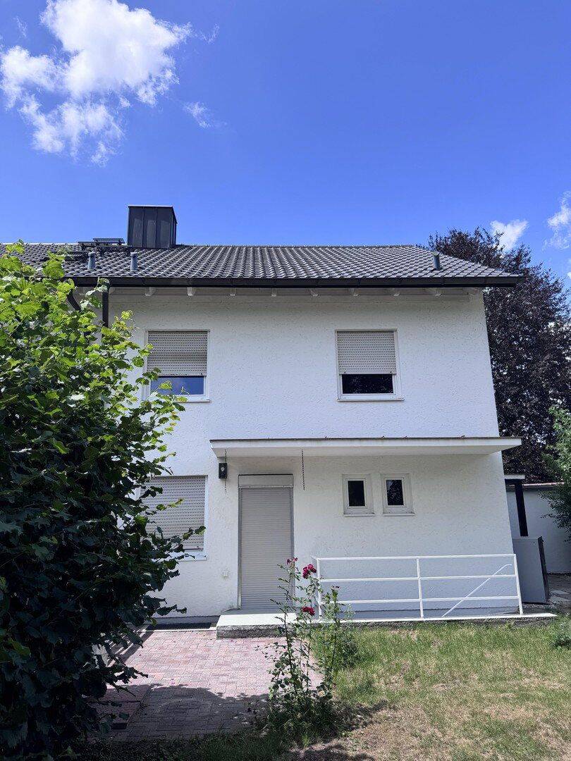 Attraktive, frisch renovierte Doppelhaushälfte in ruhiger Lage von Unterpfaffenhofen – Germering – Vorschaubild 2