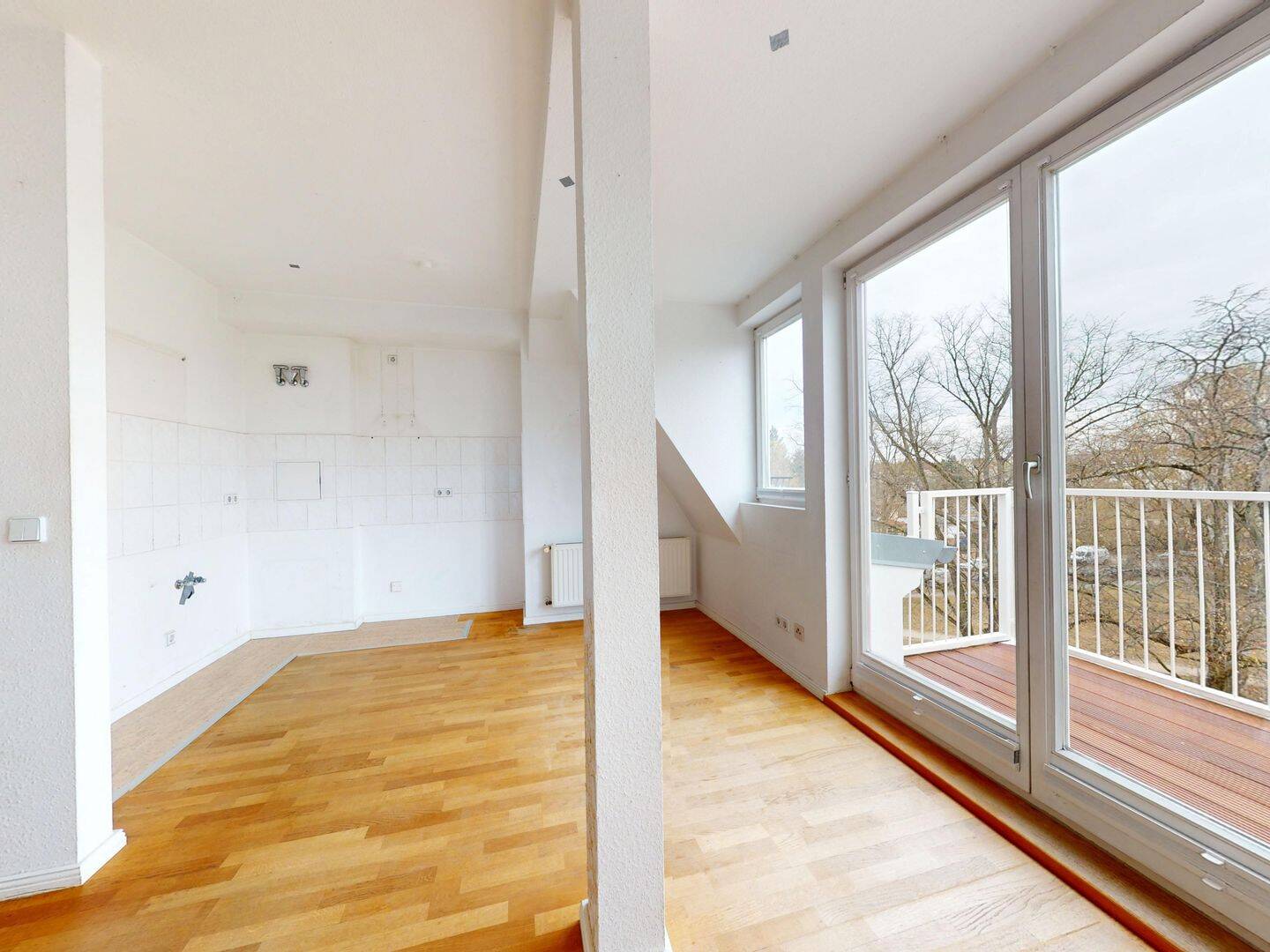Charmante 1-Zimmer-Dachgeschosswohnung mit Weitblick über einen grünen Park sowie die Dahme! – Berlin – Vorschaubild 3