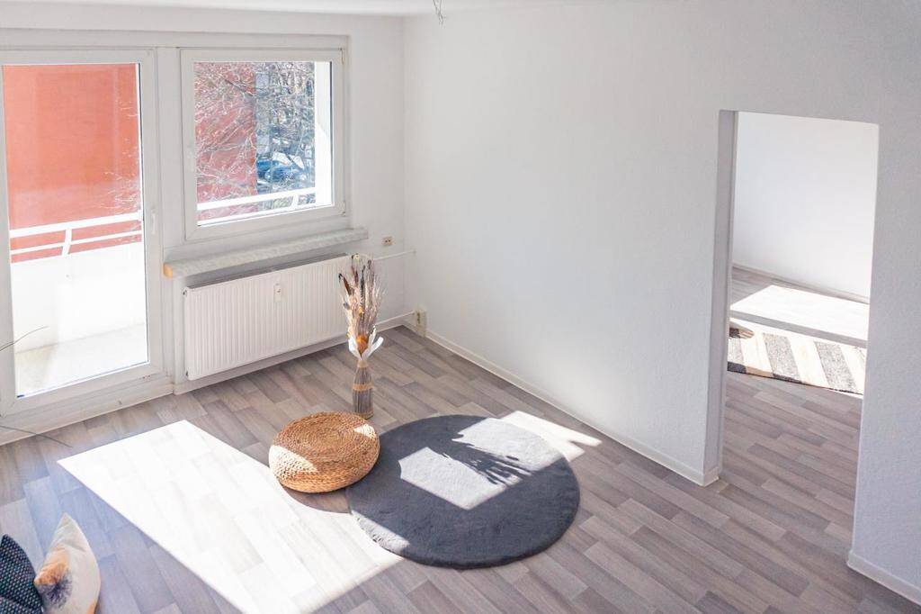NEU sanierte Balkonwohnung nahe Parkanlage – Chemnitz – Vorschaubild 2