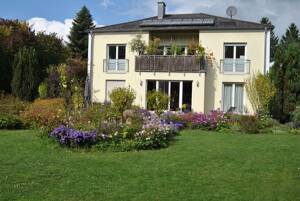 Freundliche 3-Zimmer-Wohnung mit gehobener Innenausstattung mit Balkon in Fürth Oberfürberg