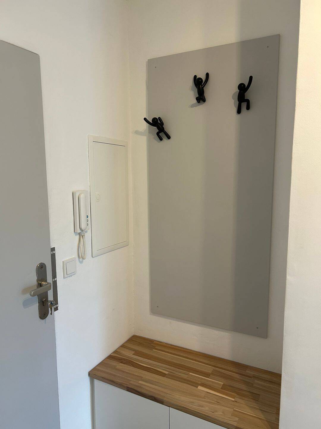 Teilmöbliertes 1-Zimmer-Apartment – Düsseldorf – Vorschaubild 5