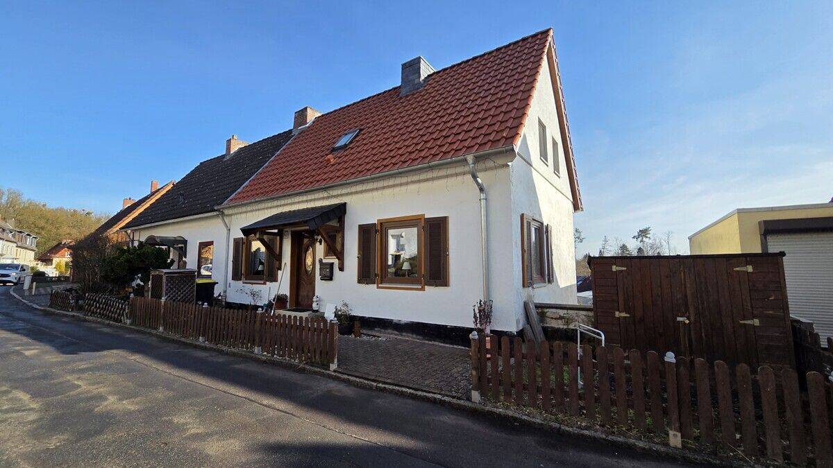 Gemütliche Doppelhaushälfte mit Terrasse und Gartenfläche in ruhiger Lage von Salzgitter-Bad – 38259 Salzgitter – Bild 1 von 9
