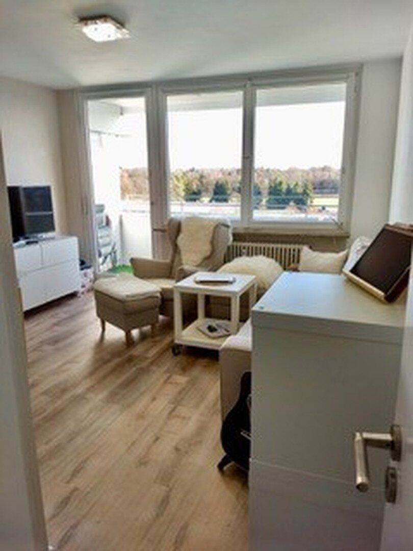 Möblierte super ruhige 1- Zimmer Wohnung (Gebäuderückseite) in Augsburg mit Blick ins Grüne