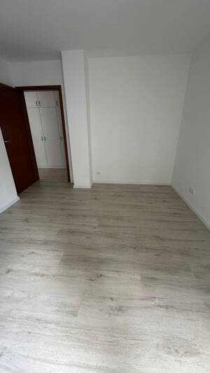Schöne 3-Zimmer DG Wohnung mit modernisierter Küche und Balkon – 91056 Erlangen – Vorschaubild 8