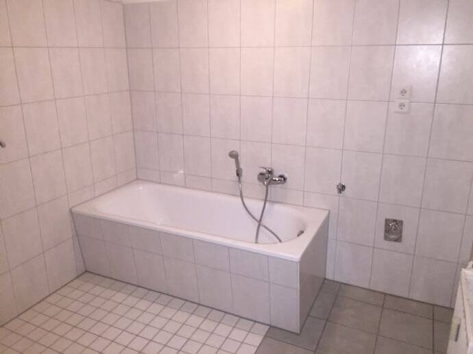Sehr schöne Rollstuhl u. Seniorengerechte 2 Pers. Wohnung WBS erforderlich ! – Gelsenkirchen – Vorschaubild 7
