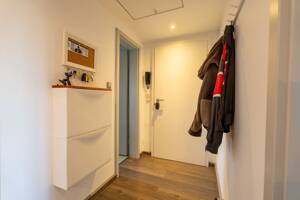 Großzügige 104 m² Dachgeschosswohnung mit Gartenanteil in Wiesbaden-Delkenheim