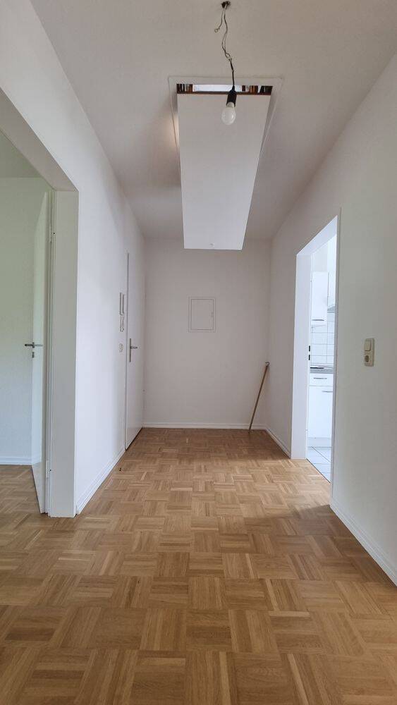 Schöne 2 Zimmer Dachgeschoss-Wohnung in Hamburg-Fuhlsbüttel