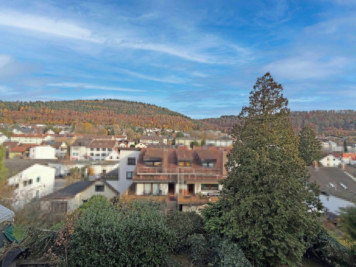 Neckargemünd: Attraktive, großzügige DHH in gesuchter Lage mit Garten und tollem Ausblick – Neckargemünd – Bild 1 von 9