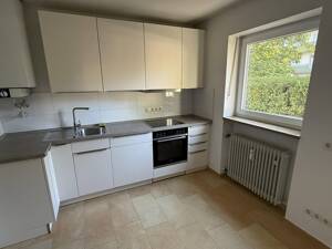 Eigener 314 m² Garten: Renovierte 4-Zimmer-Eigentumswohnung mit 2 Balkonen, provisionsfrei – 93049 Regensburg – Vorschaubild 2