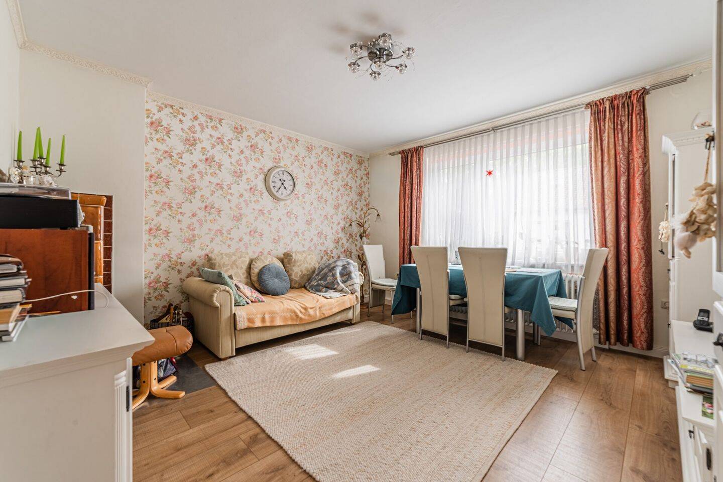 2-Zimmer-Wohnung mit Einbauküche, Kamin im Wohnzimmer, eigenem Gartenanteil und Loggia – Kiel – Vorschaubild 3