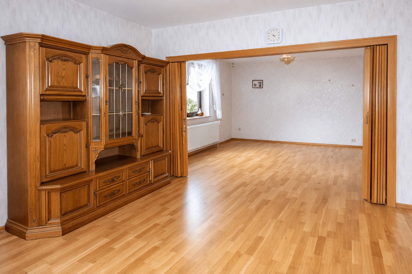 Charmantes Einfamilienhaus mit Nebengebäuden - Ihr perfektes Sanierungsprojekt auf weitläufigem Grundstück! – Wohratal – Bild 1 von 8