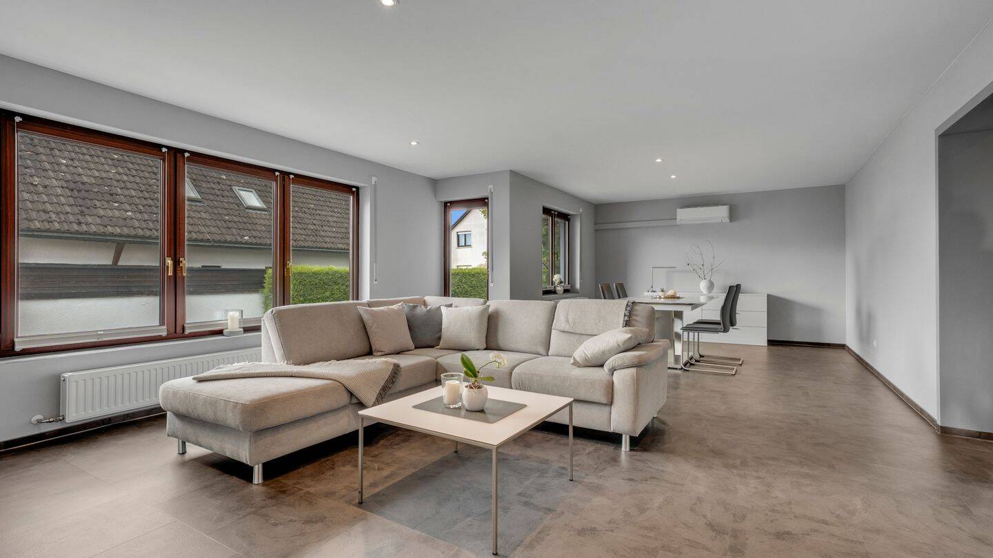Hochwertig Renoviert! Großzügiges Zweifamilienhaus mit traumhaftem Garten in ruhiger Lage – Eckersdorf – Vorschaubild 6