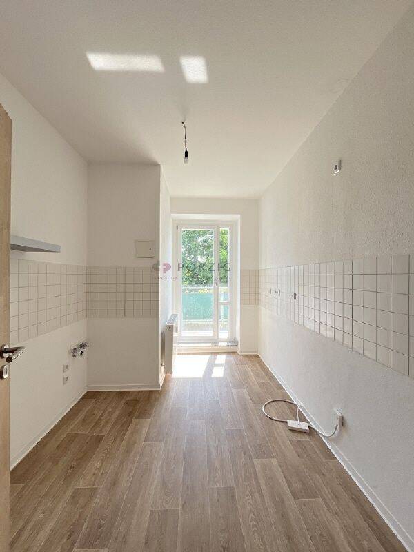 Platz für kleine Füße & große Träume: 4 Zimmer, Sonne, Balkon & Bad mit Extra-Komfort – Chemnitz – Vorschaubild 8