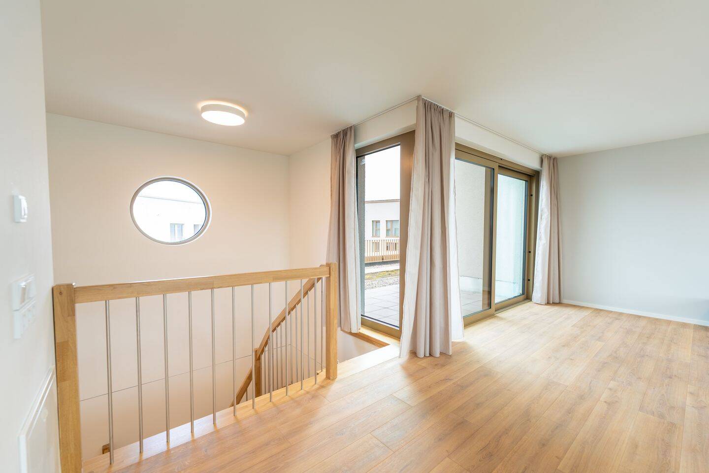 Topmoderne und vollmöblierte Maisonettewohnungen mit Blick über Stuttgart – Stuttgart – Vorschaubild 8